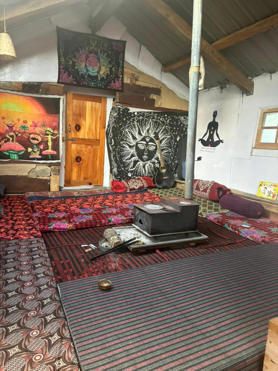 Отель Dev Ropa Hights Malana Jari Экстерьер фото